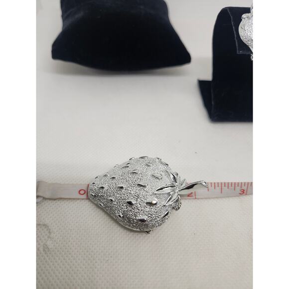 SARAH COVENTRY Strawberry Ice Brooch Earrings Set Silver Vtg 1968 Pin Clip-on - Picture 3 of 8